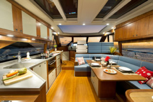 Belize 54 Sedan - Salon / Galley