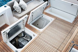 575 SUV - Cockpit Service Hatches and Storage