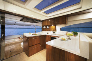 6000 Sport Yacht - Galley