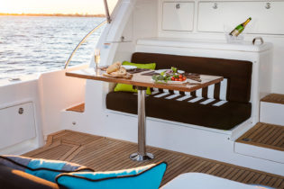 525 SUV - Mezzanine Seating