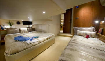 43' Open Flybridge - Aft Guest Cabin