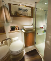 43' Open Flybridge - Guest Cabin Ensuite