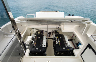 3600 Sport Yacht - Engines
