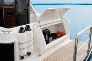 3600 Sport Yacht - Cockpit Storage