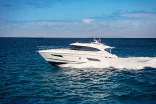 Riviera 5400 Sport Yacht - Running