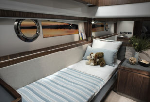 4800 Sport Yacht - Guest Stateroom
