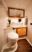 575 SUV - Master Stateroom Ensuite