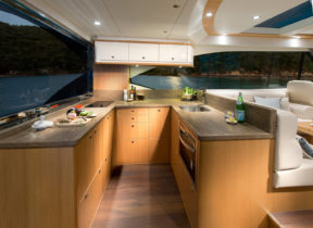 525 SUV - Galley