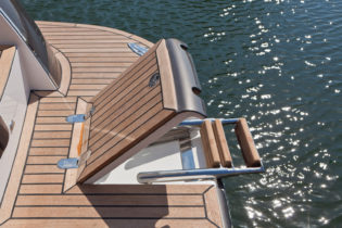 Belize 54 Sedan - Boarding Ladder