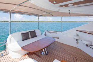 Belize 54 Sedan - Cockpit