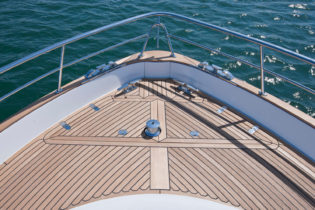 Belize 54 Sedan - Foredeck