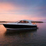 3600 Sport Yacht - Anchored