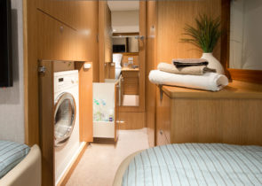 525 SUV - Laundry and Storage