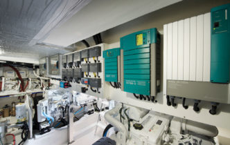 525 SUV - Engine Room