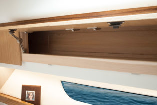 57 Enclosed Flybridge - Service Point Access Hatch