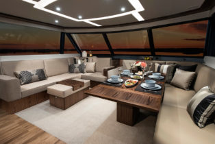 72' Sports Motor Yacht - Salon
