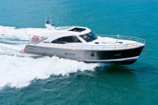 Belize 54 Sedan - Running