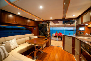 54' Daybridge - Salon