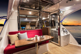 8 Riviera-77-Enclosed-Flybridge-Flybridge-Rear-Deck