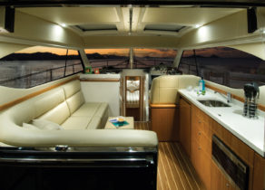 3600 Sport Yacht - Interior