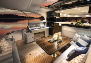 Riviera 5400 Sport Yacht - Cockpit