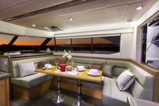 445 SUV - Salon and Dining Area