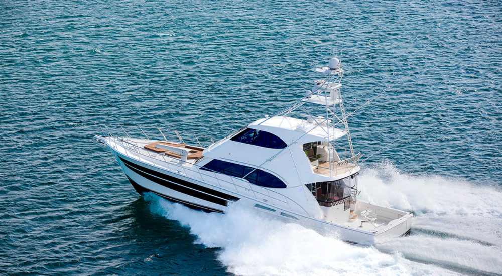 77 Enclosed Flybridge-Running 1 Riviera-77-Enclosed-Flybridge-Running-06